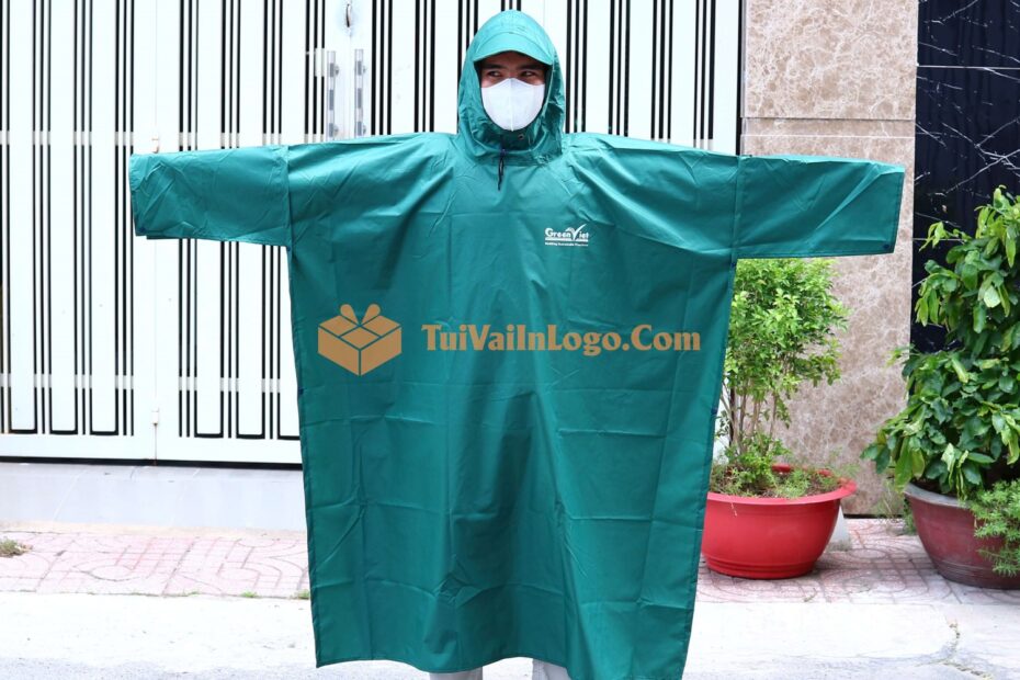 Nên sản xuất áo mưa in logo ở đâu uy tín? Gợi ý 10+ xưởng in áo mưa giá tốt - Tuivaiinlogo.com