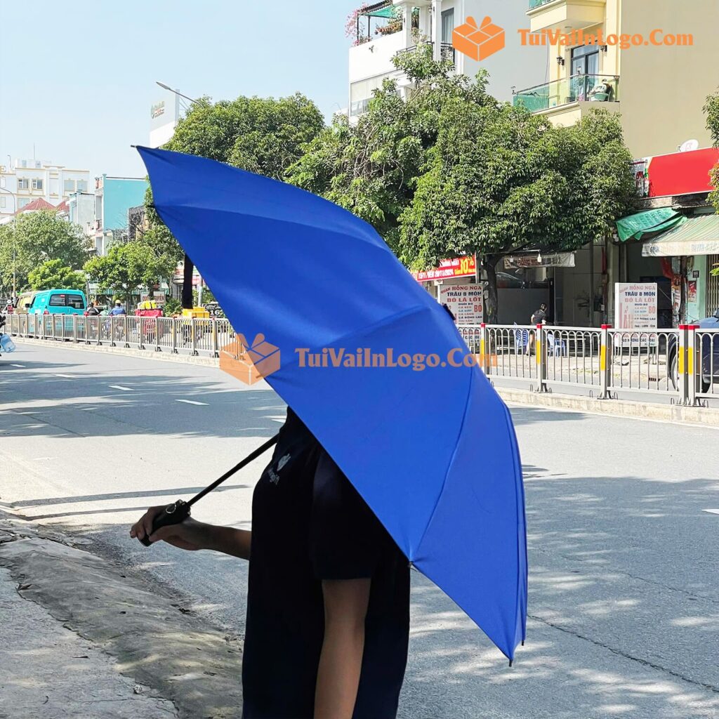 Tuivaiinlogo.com in ô dù cầm tay quảng trọn gói, thiết kế miễn phí